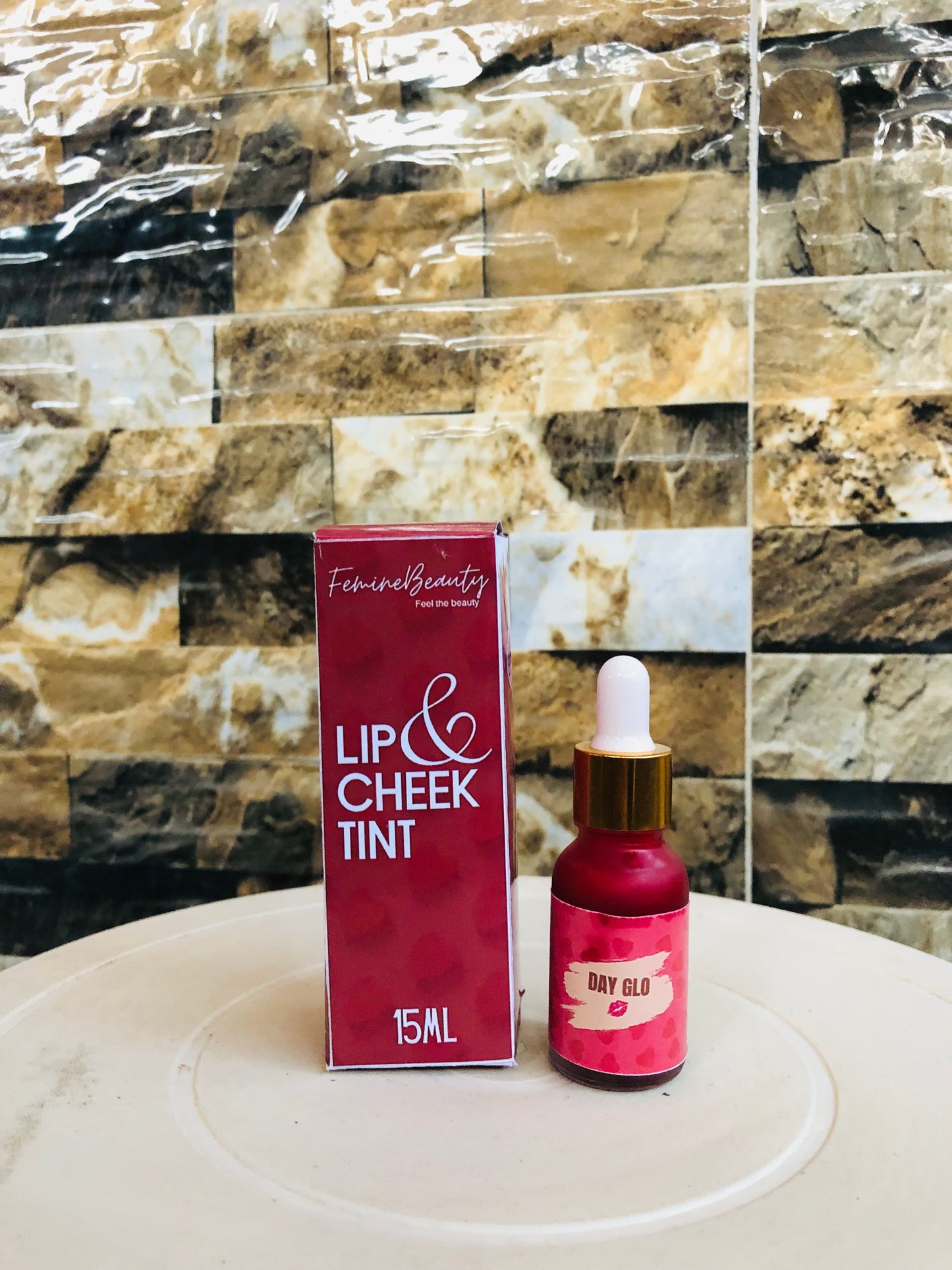 Femine lip and cheek tint (Day Glo)