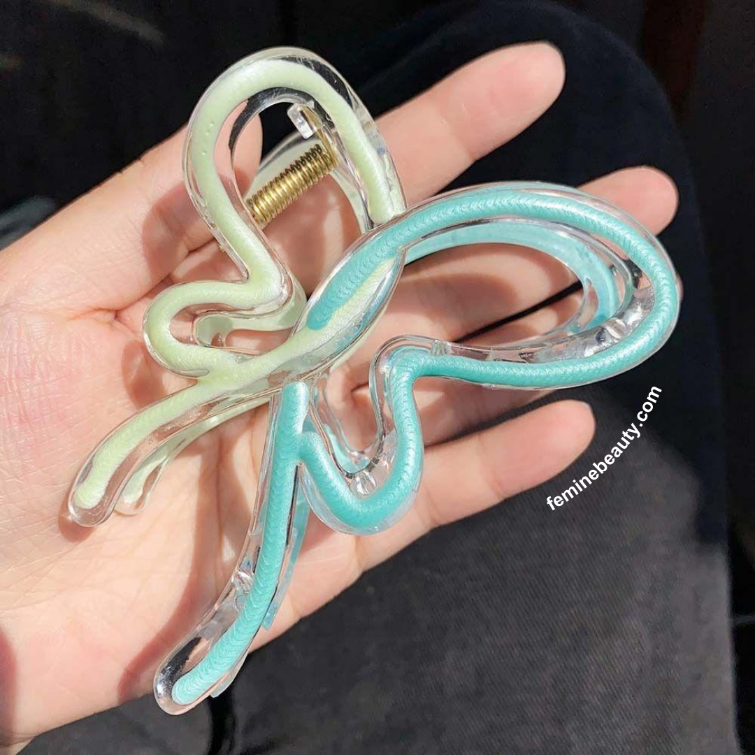 Butterfly hair claw(RANDOM COLOUR)