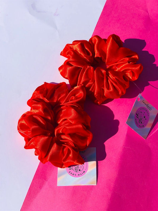 Red silk scrunchie/Hair tie
