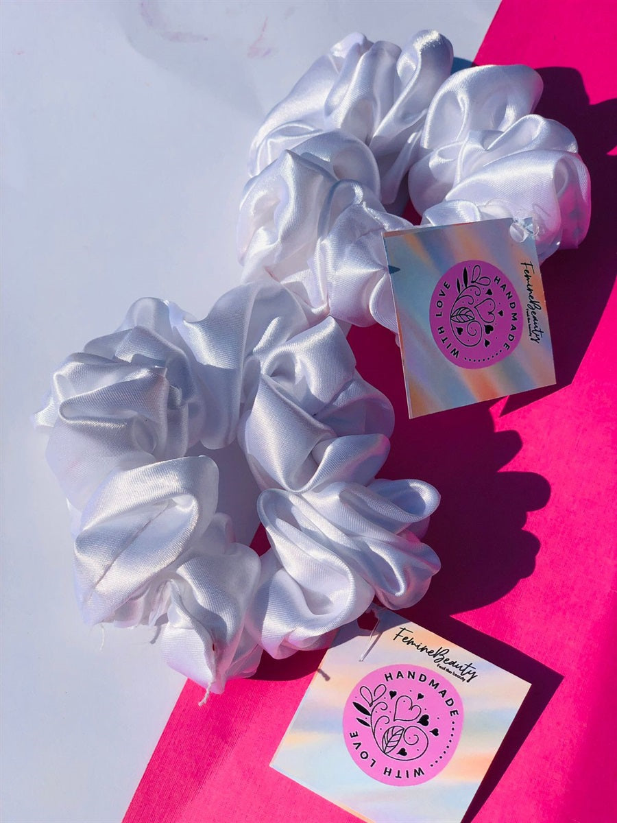 White silk scrunchie/Hair tie