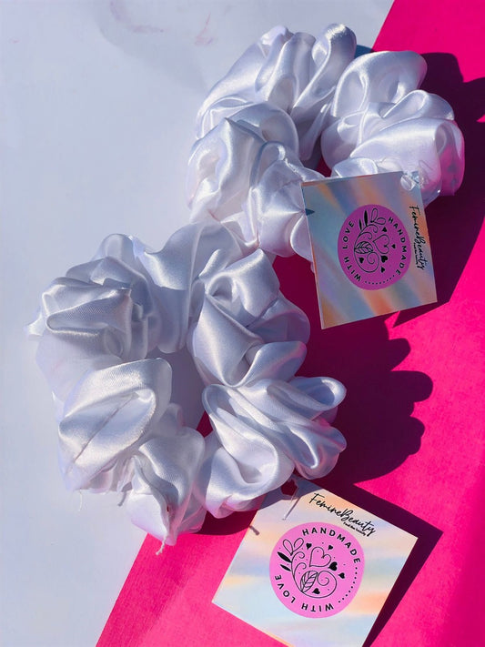 White silk scrunchie/Hair tie